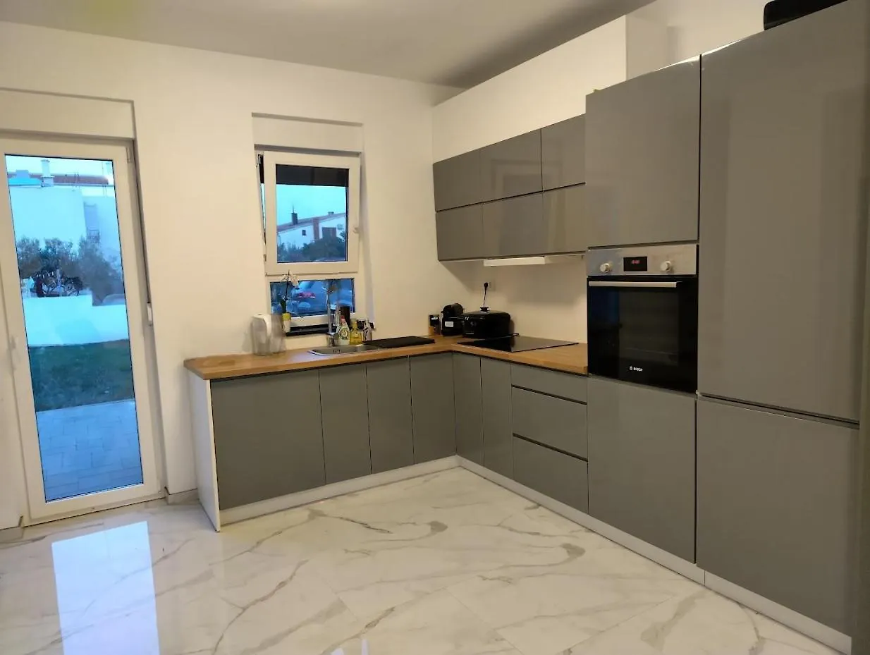 Three Seas Apartment Maslenica