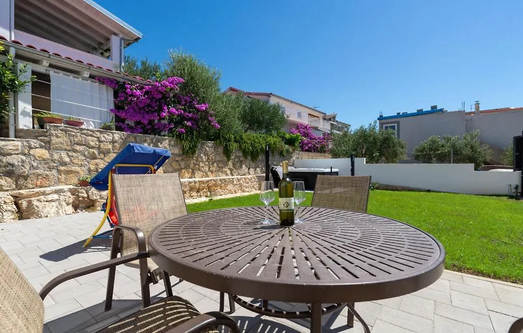 Three Seas Apartment Maslenica